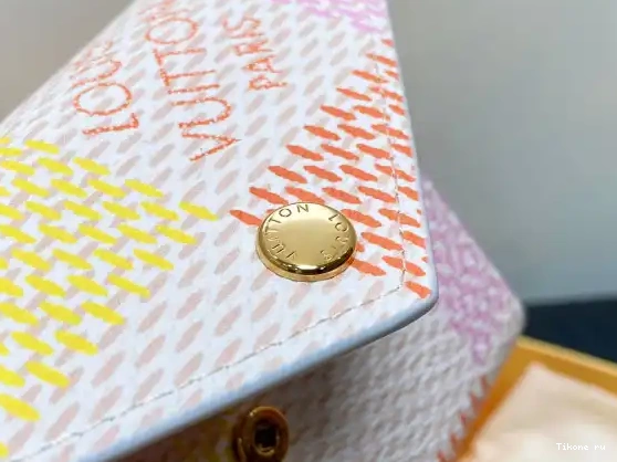Cheap LOUIS VICTORINE VUITTON cm WALLET-12*9.5*1.5 0529